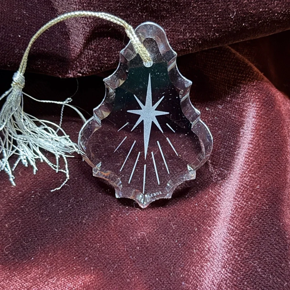 Lenox Crystal‎ Starburst Etched Ornament with Silver Tassel